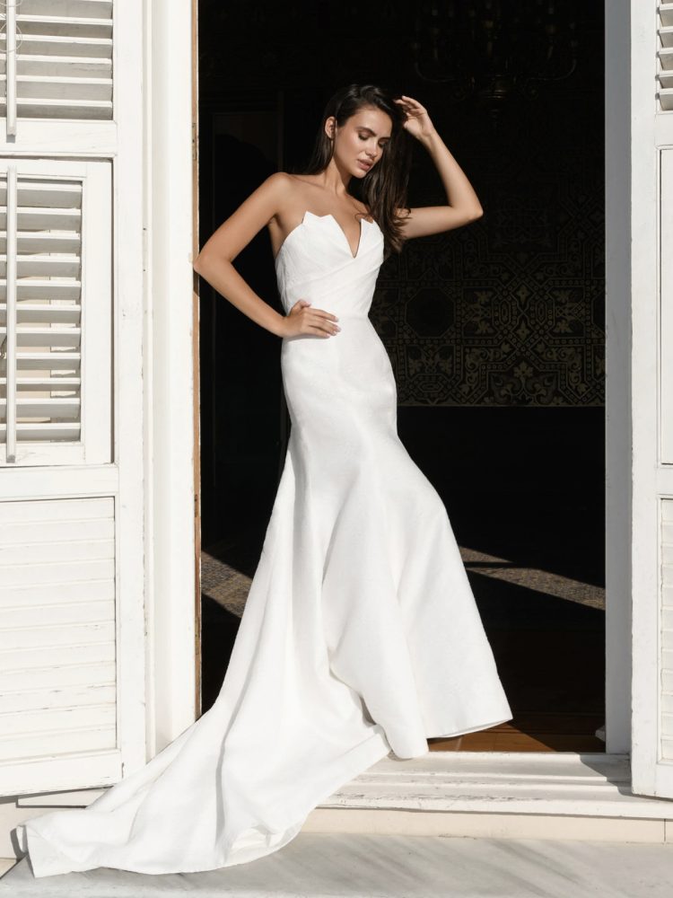 Samantha | Vinka Design | Strapless Italian Tulle Wedding Gown